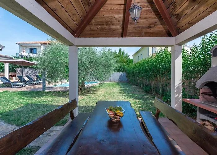 Lucas * Novigrad (Istria)