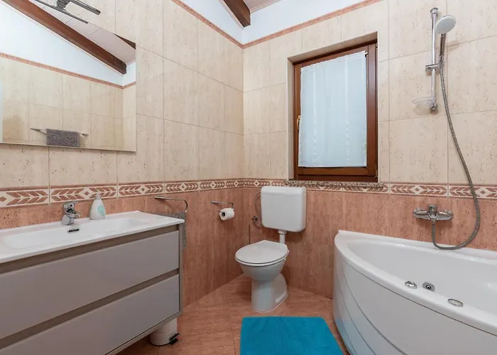 Lucas * Novigrad Istria