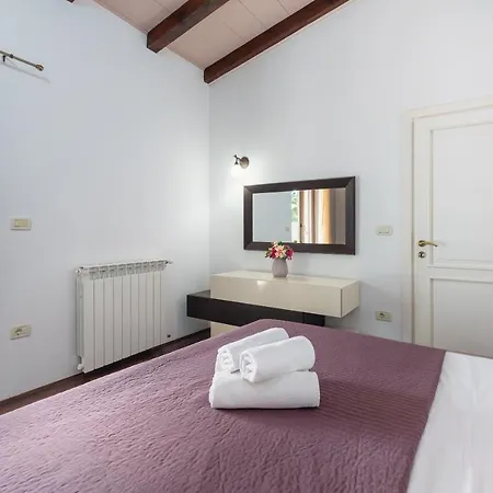 Lucas Villa