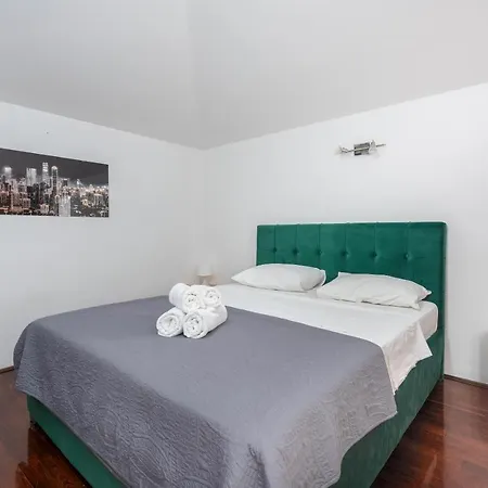 别墅 Lucas Novigrad Istria